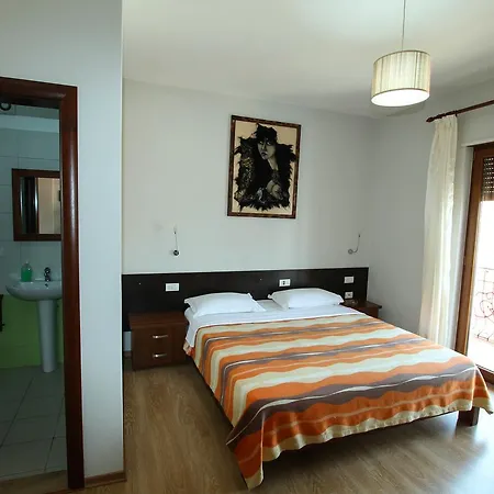 Eposi Hotell